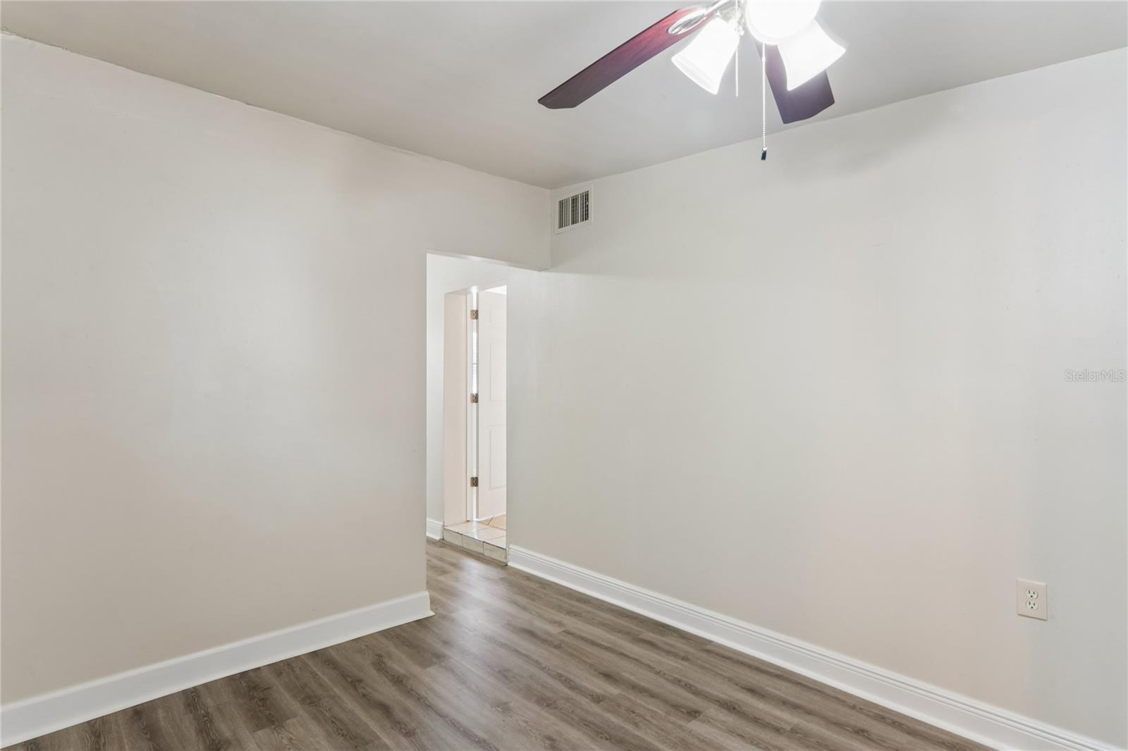 6819 TUTTLE ST — photo 24