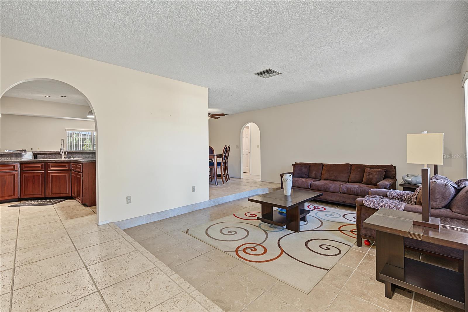 210 LEAFWOOD RD — photo 6