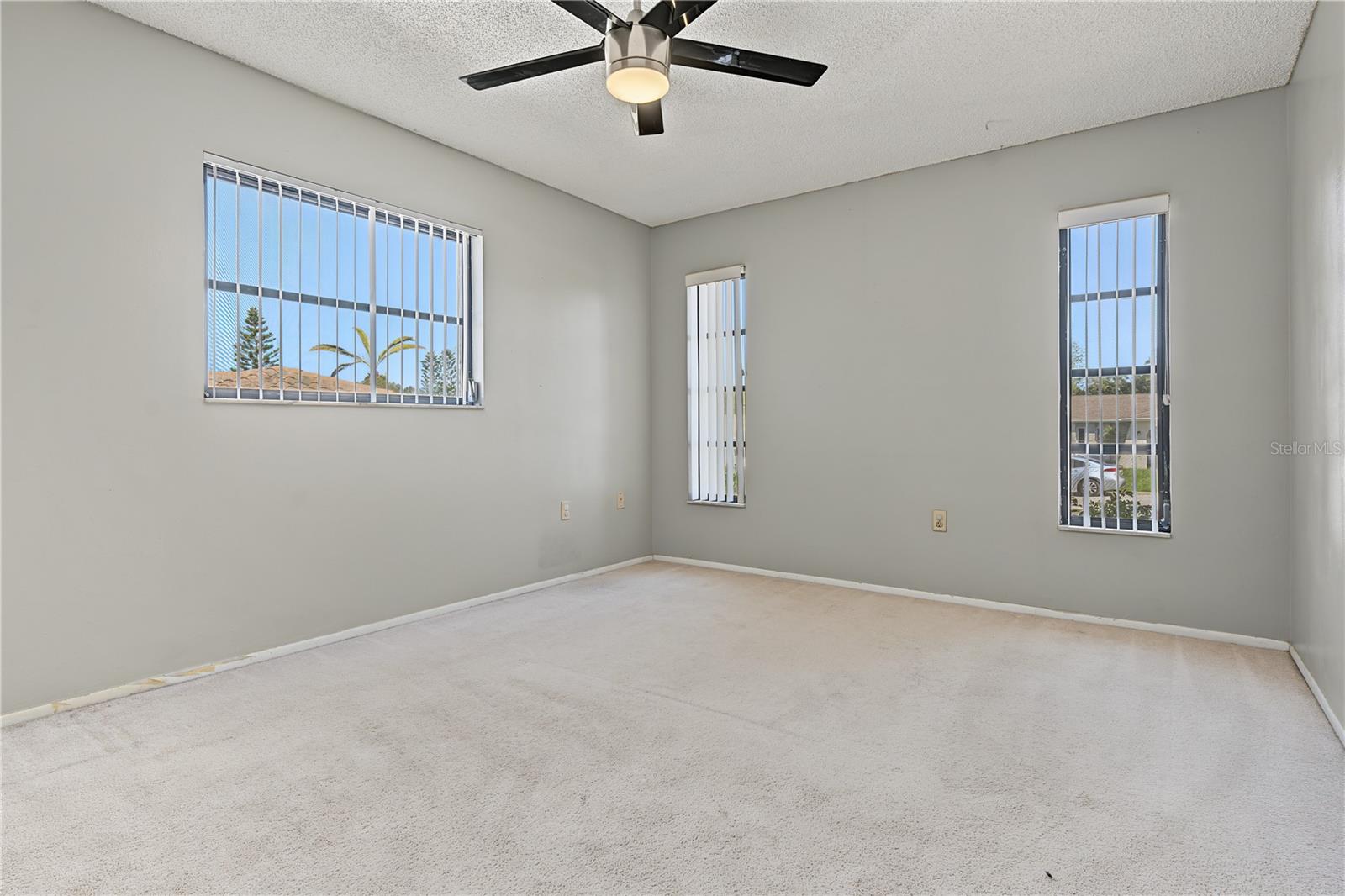 210 LEAFWOOD RD — photo 27