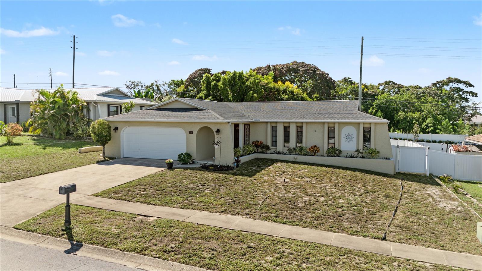 210 LEAFWOOD RD — photo 37