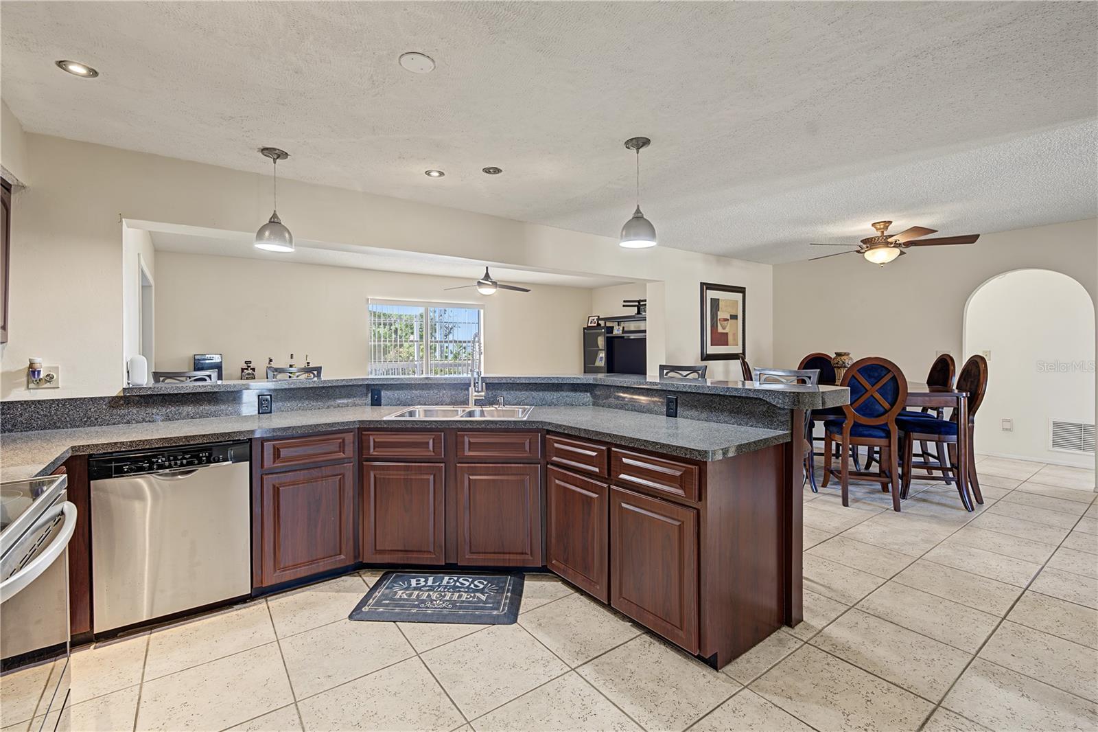 210 LEAFWOOD RD — photo 11
