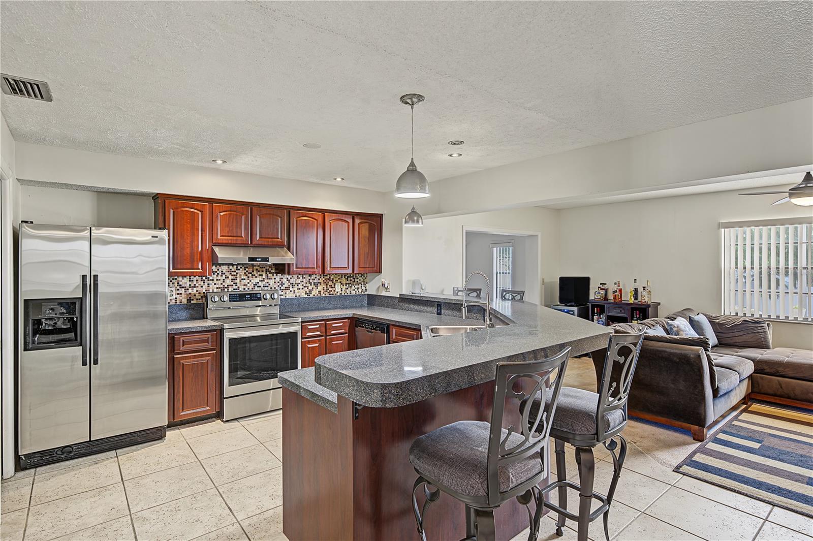 210 LEAFWOOD RD — photo 8