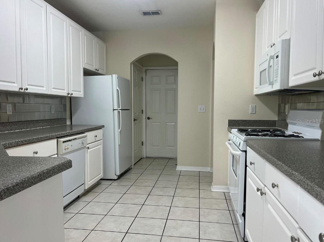 5905 WRENWATER DR — photo 11
