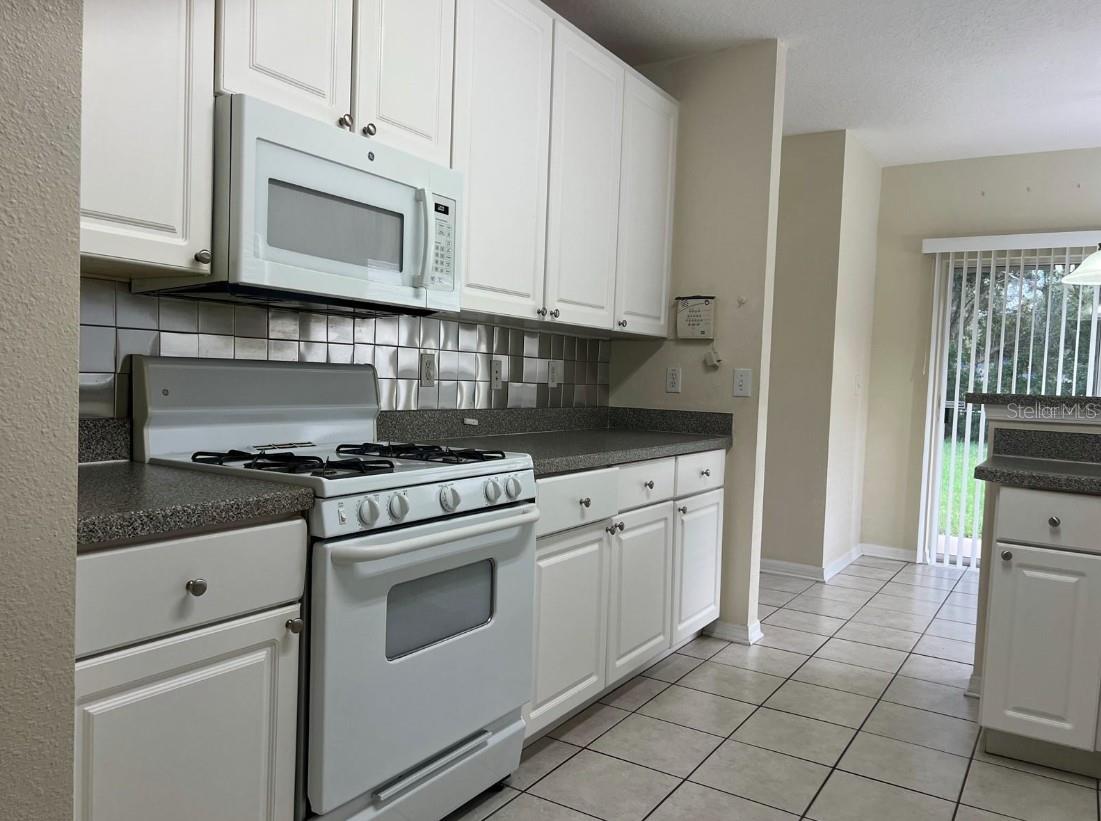 5905 WRENWATER DR — photo 8