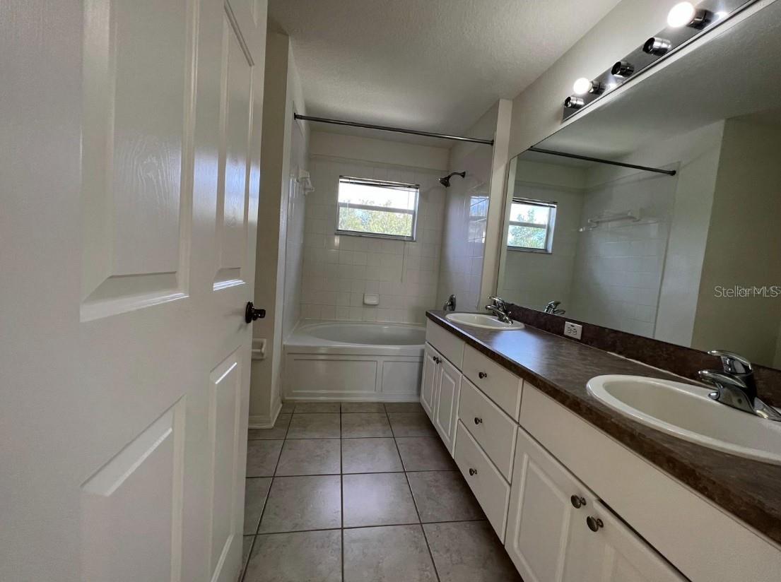 5905 WRENWATER DR — photo 20