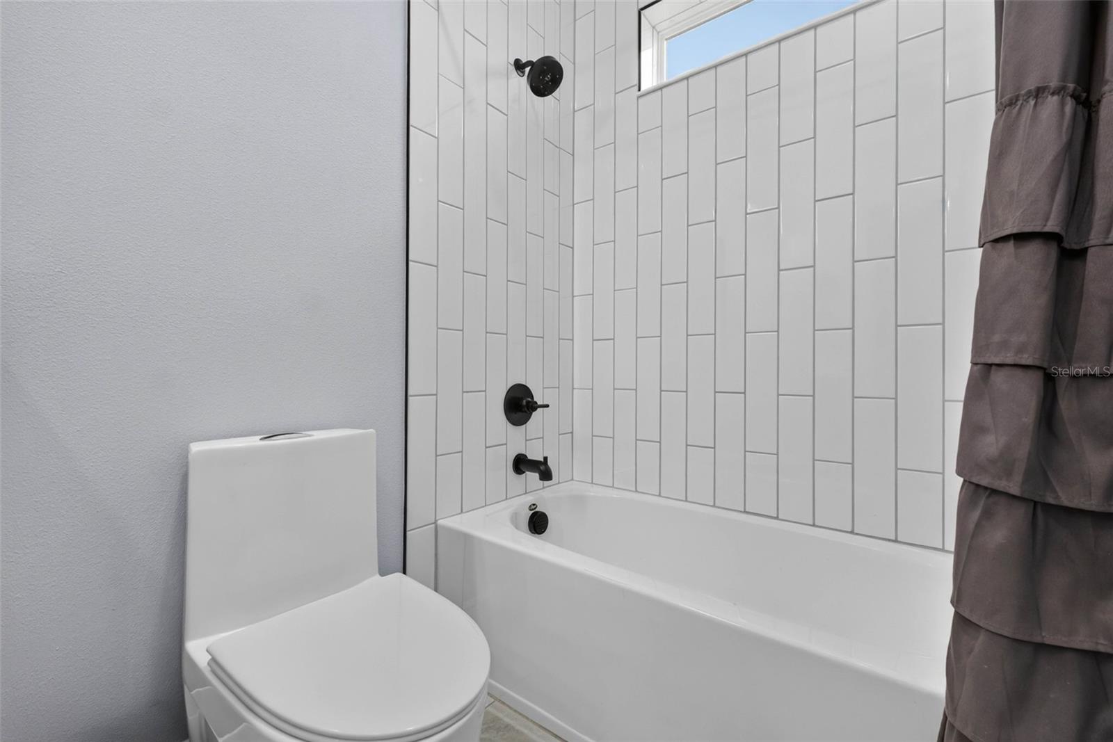 3210 TOUR TRCE — photo 48