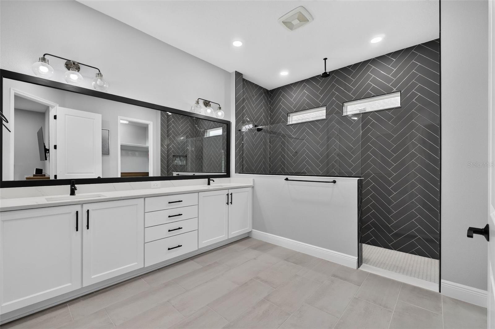 3210 TOUR TRCE — photo 31