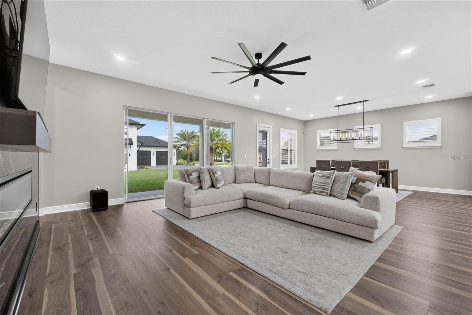 3210 TOUR TRCE — photo 11