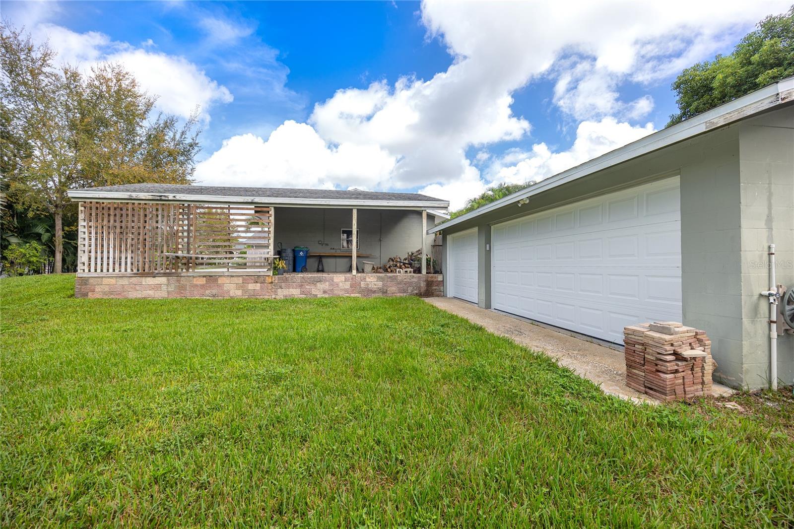 902 ROBIN AVE — photo 39