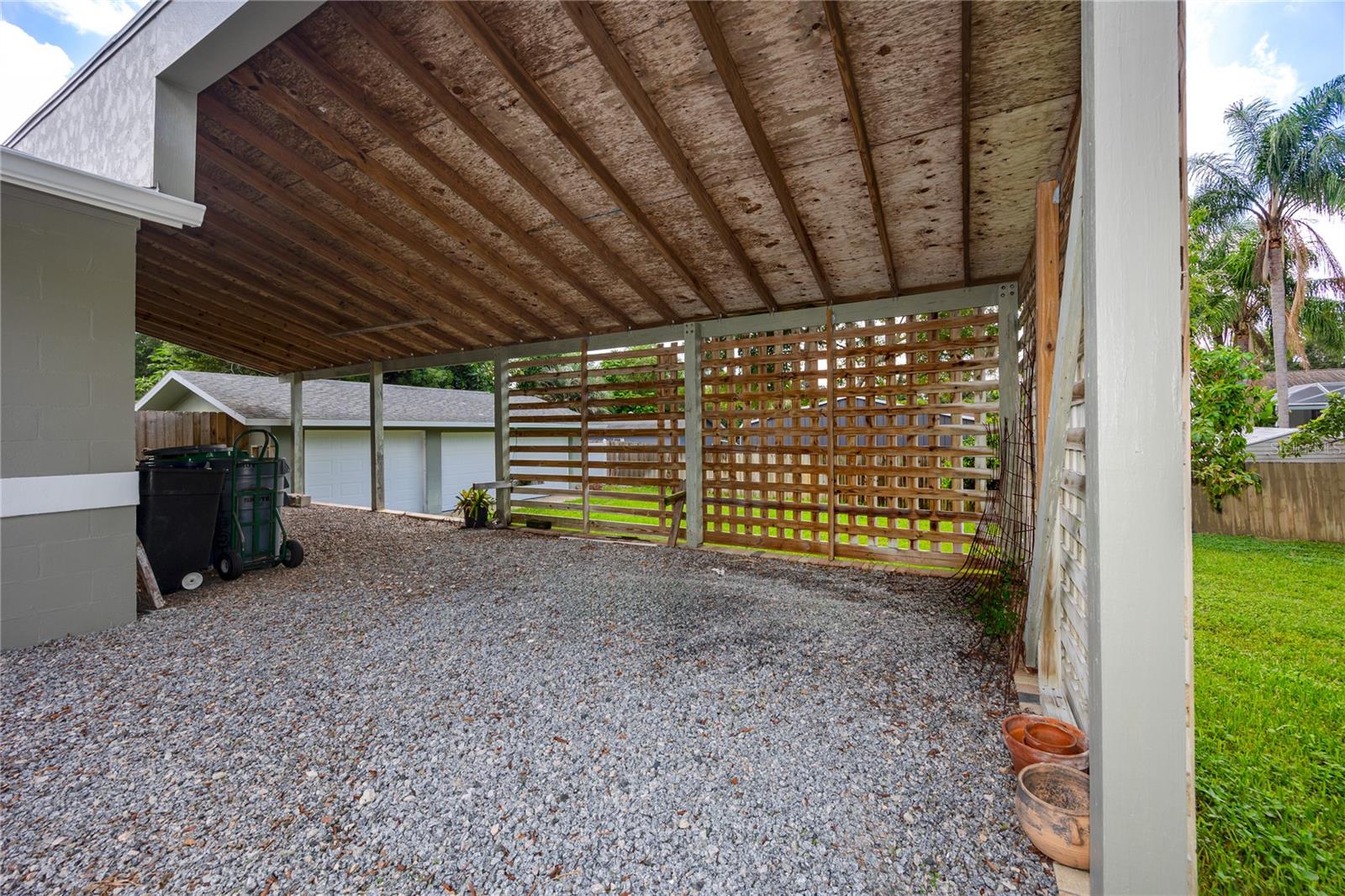 902 ROBIN AVE — photo 30