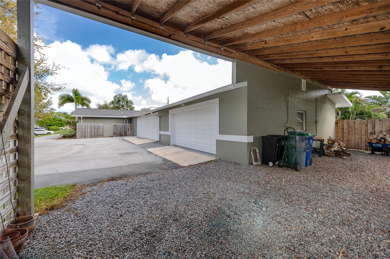 902 ROBIN AVE — photo 31