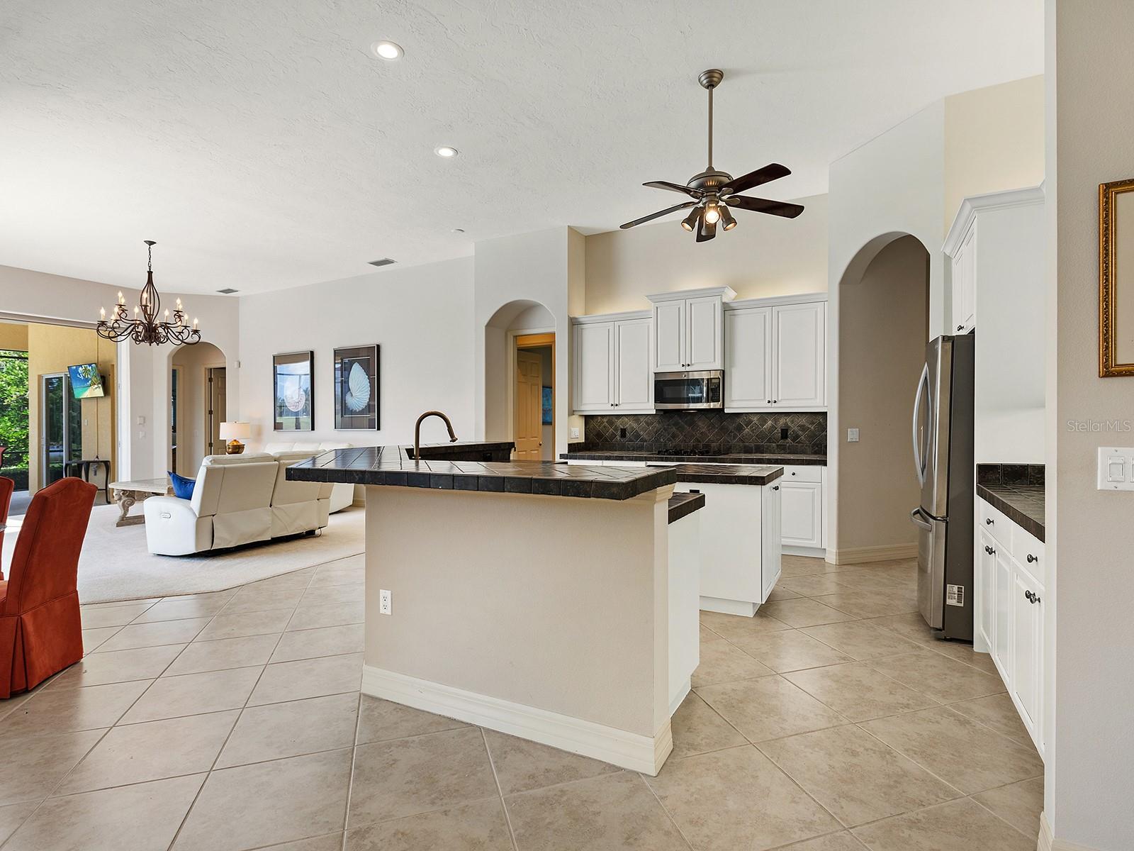 6906 BELMONT CT — photo 20