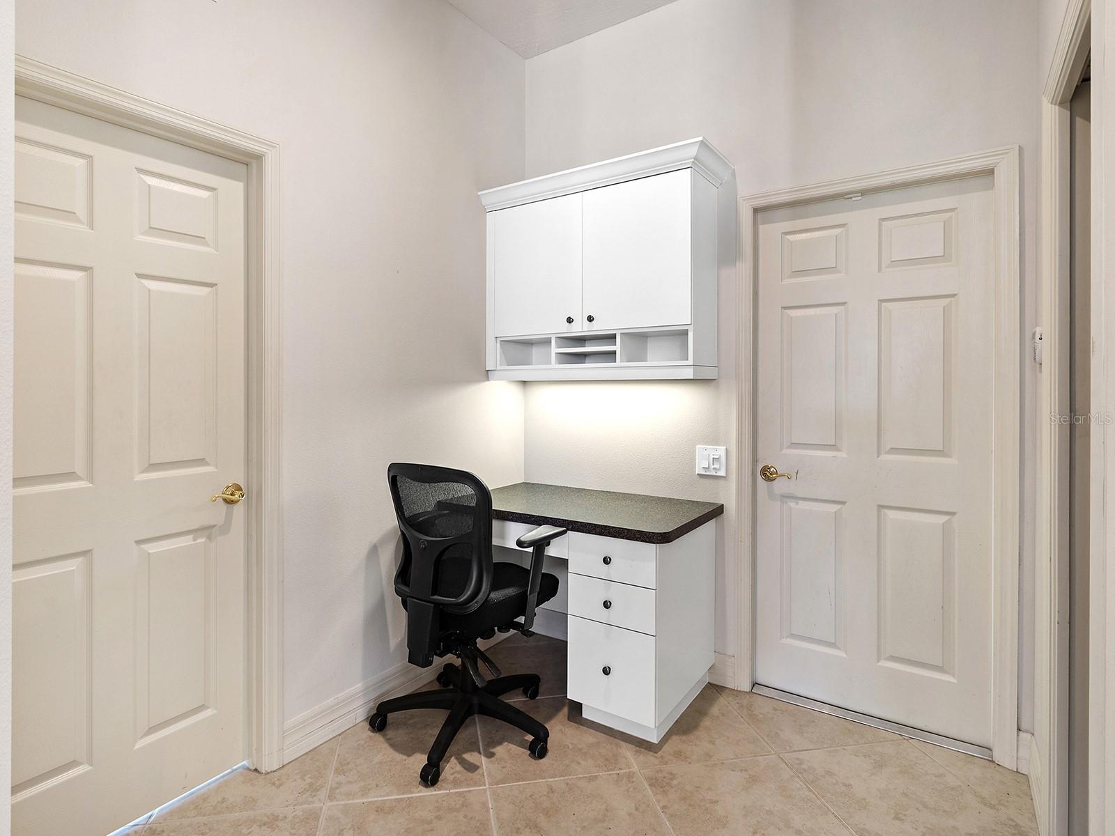 6906 BELMONT CT — photo 27