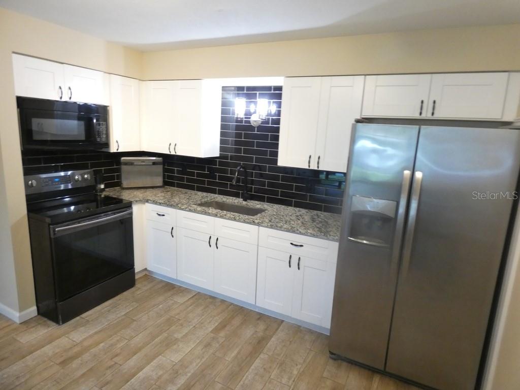 4322 TAHITIAN GARDENS CIR #B — photo 3
