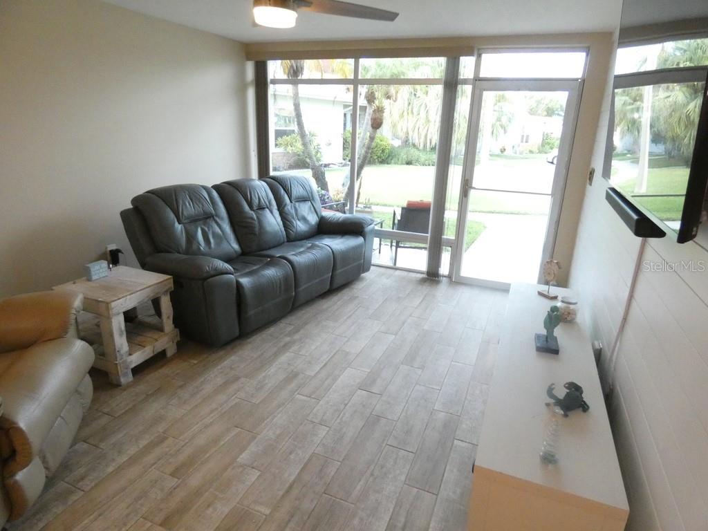 4322 TAHITIAN GARDENS CIR #B — photo 4