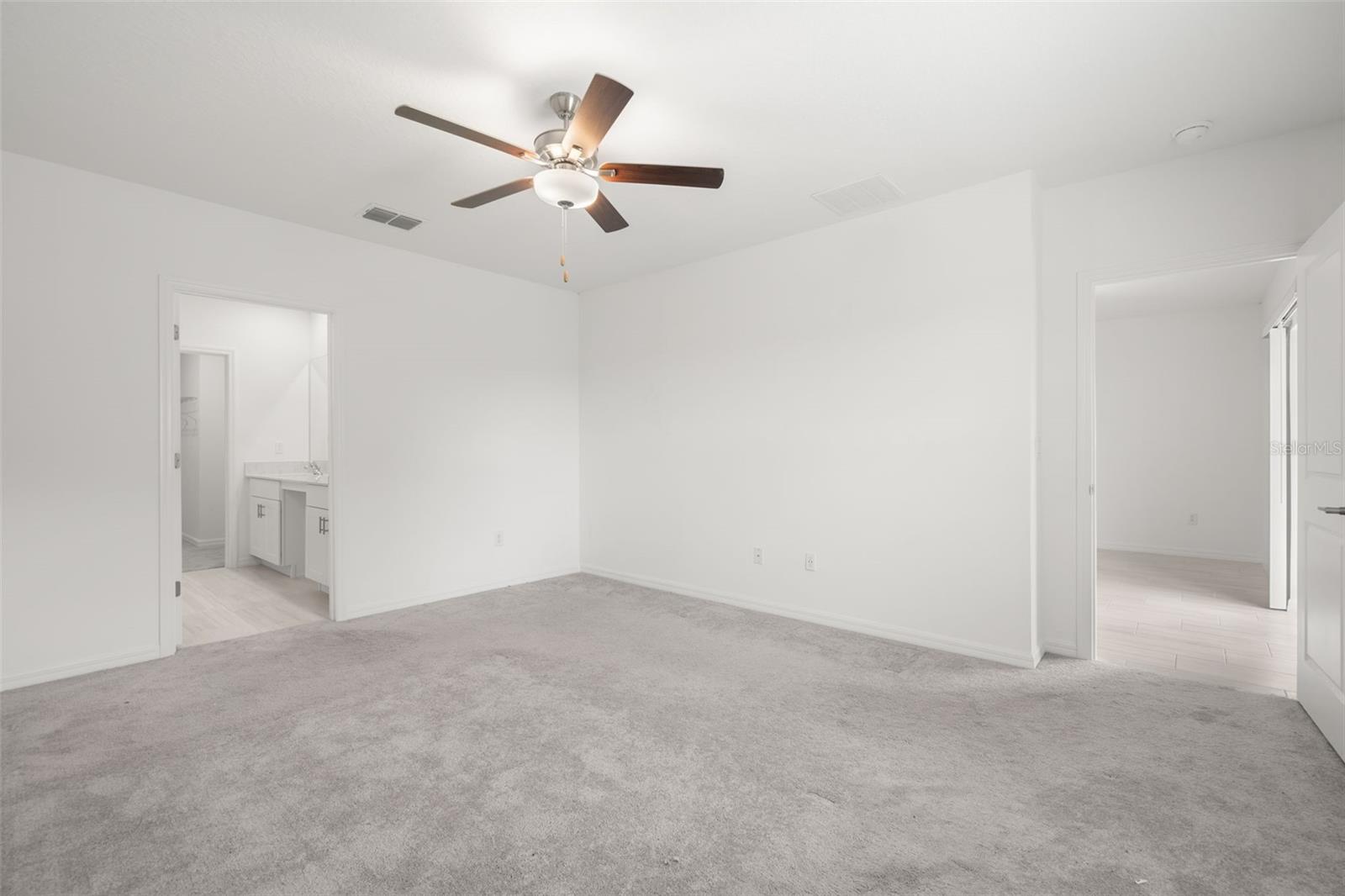 2562 LEONIA LN — photo 16