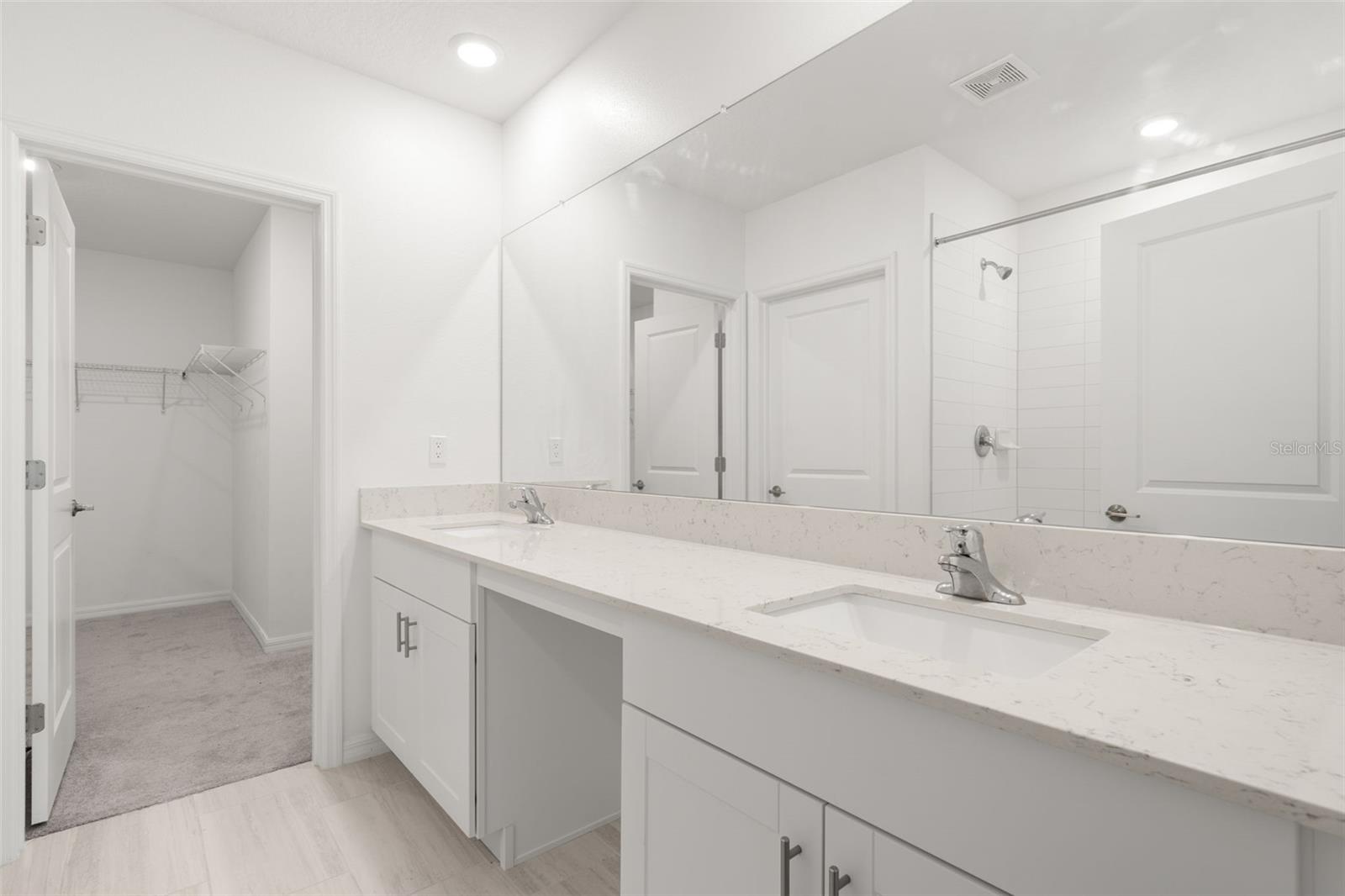 2562 LEONIA LN — photo 18