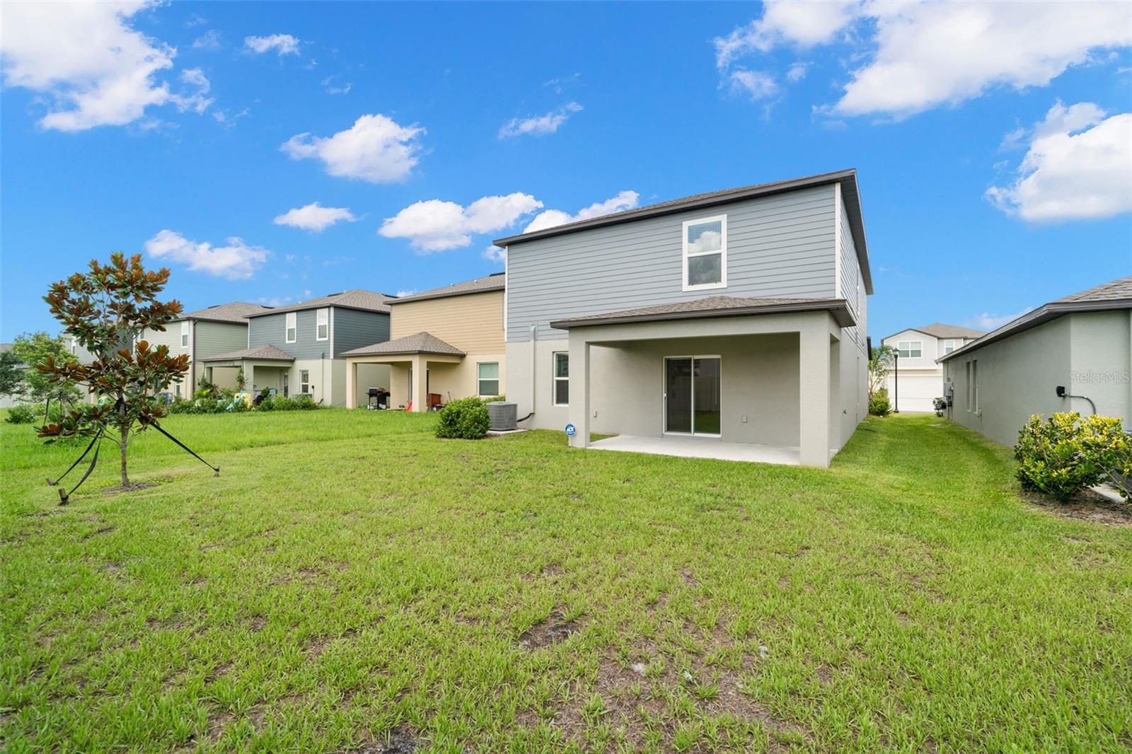 2562 LEONIA LN — photo 24