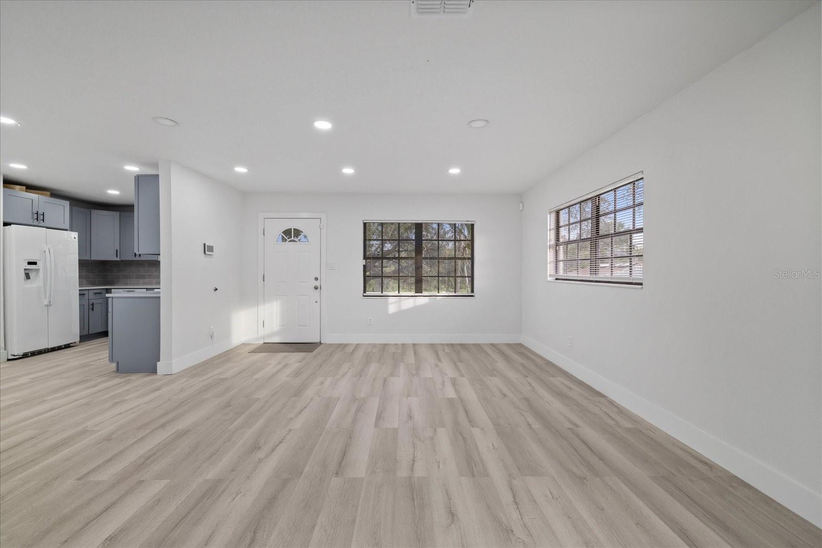 9410 N VALLE DR — photo 15