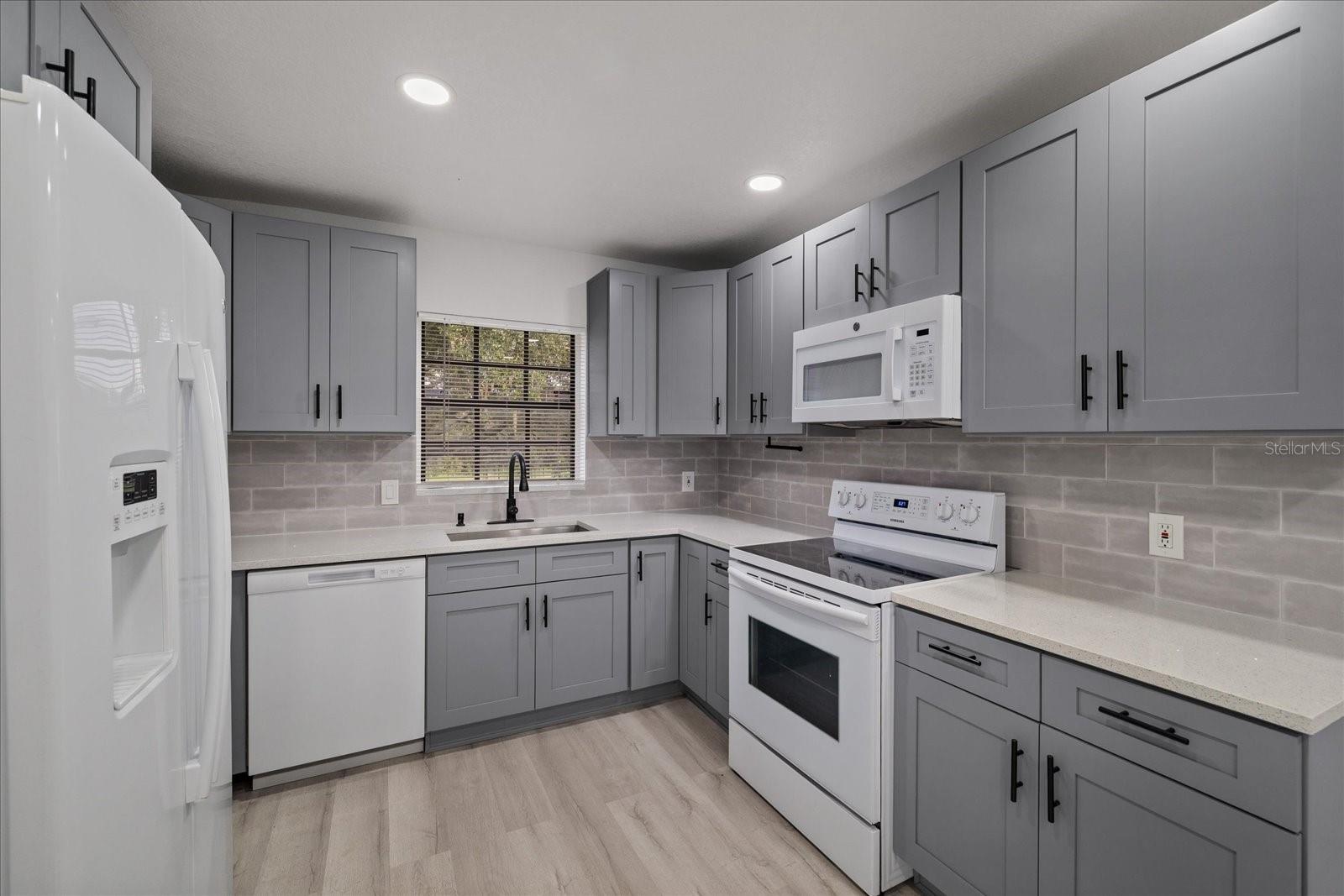 9410 N VALLE DR — photo 19