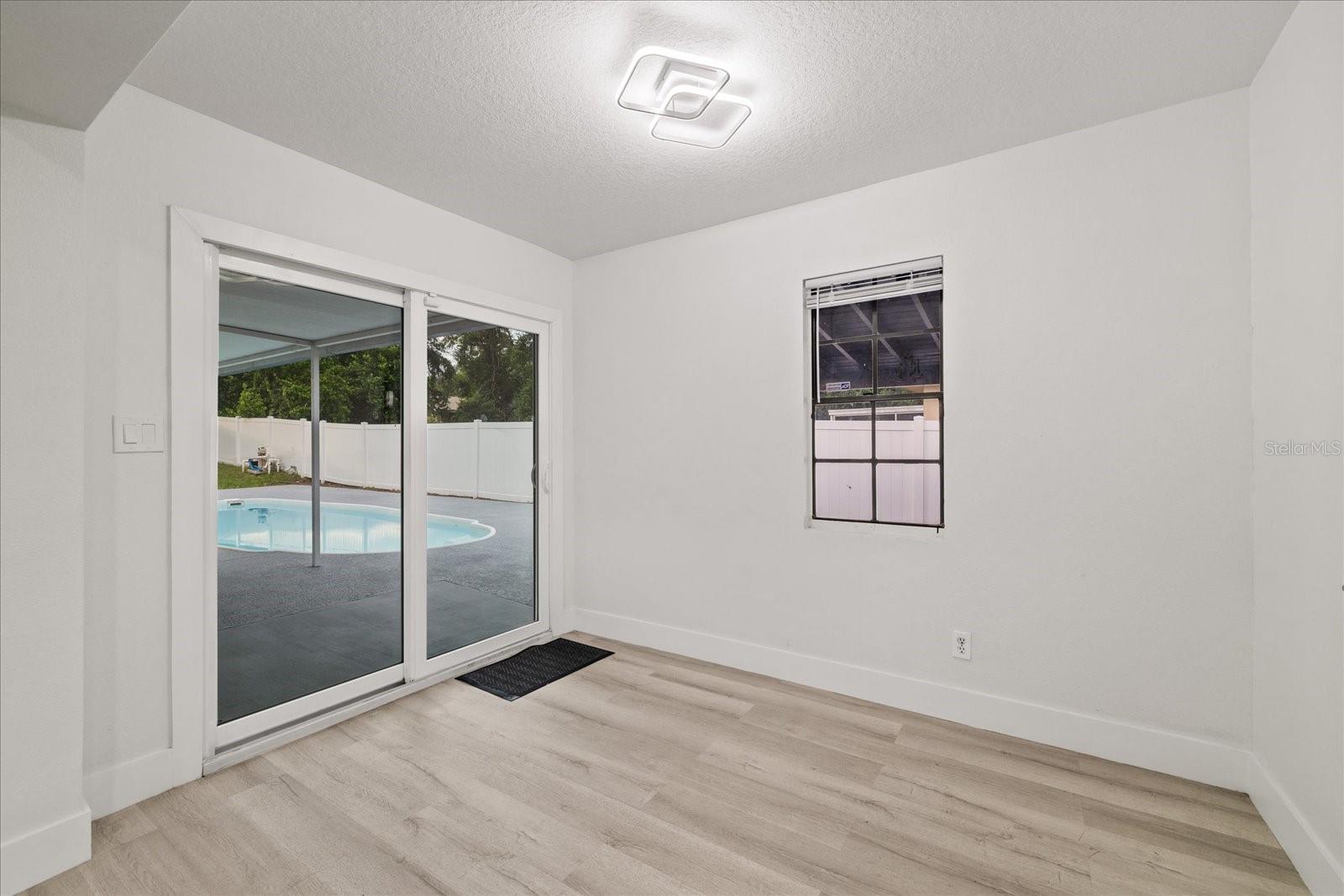 9410 N VALLE DR — photo 23