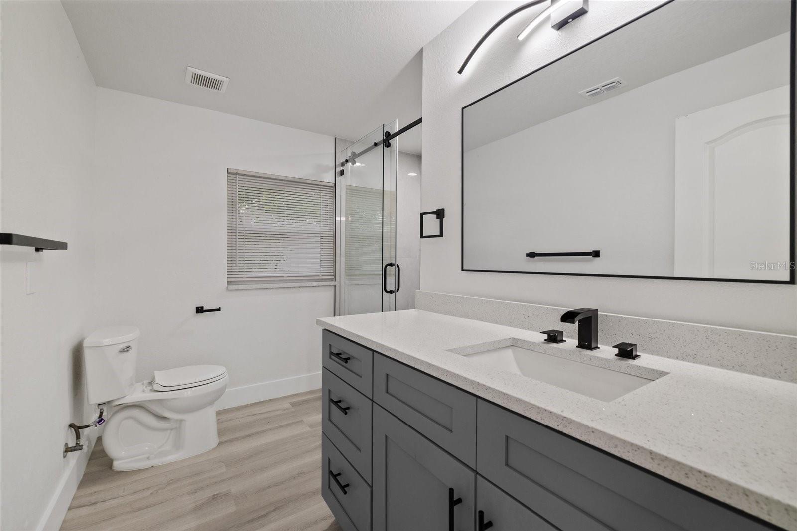 9410 N VALLE DR — photo 38