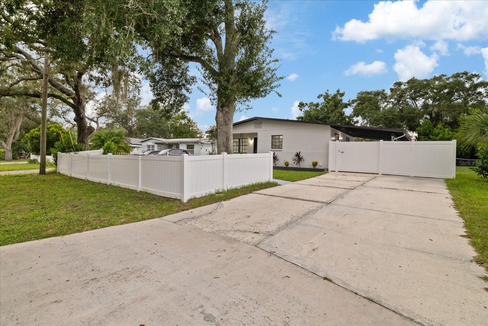 9410 N VALLE DR — photo 4