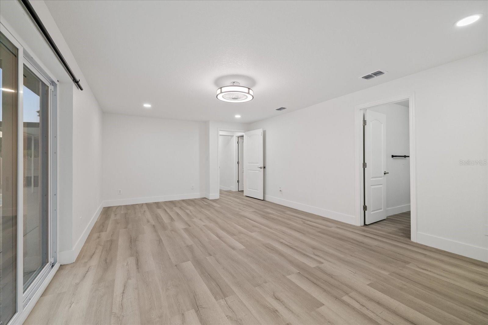 9410 N VALLE DR — photo 34