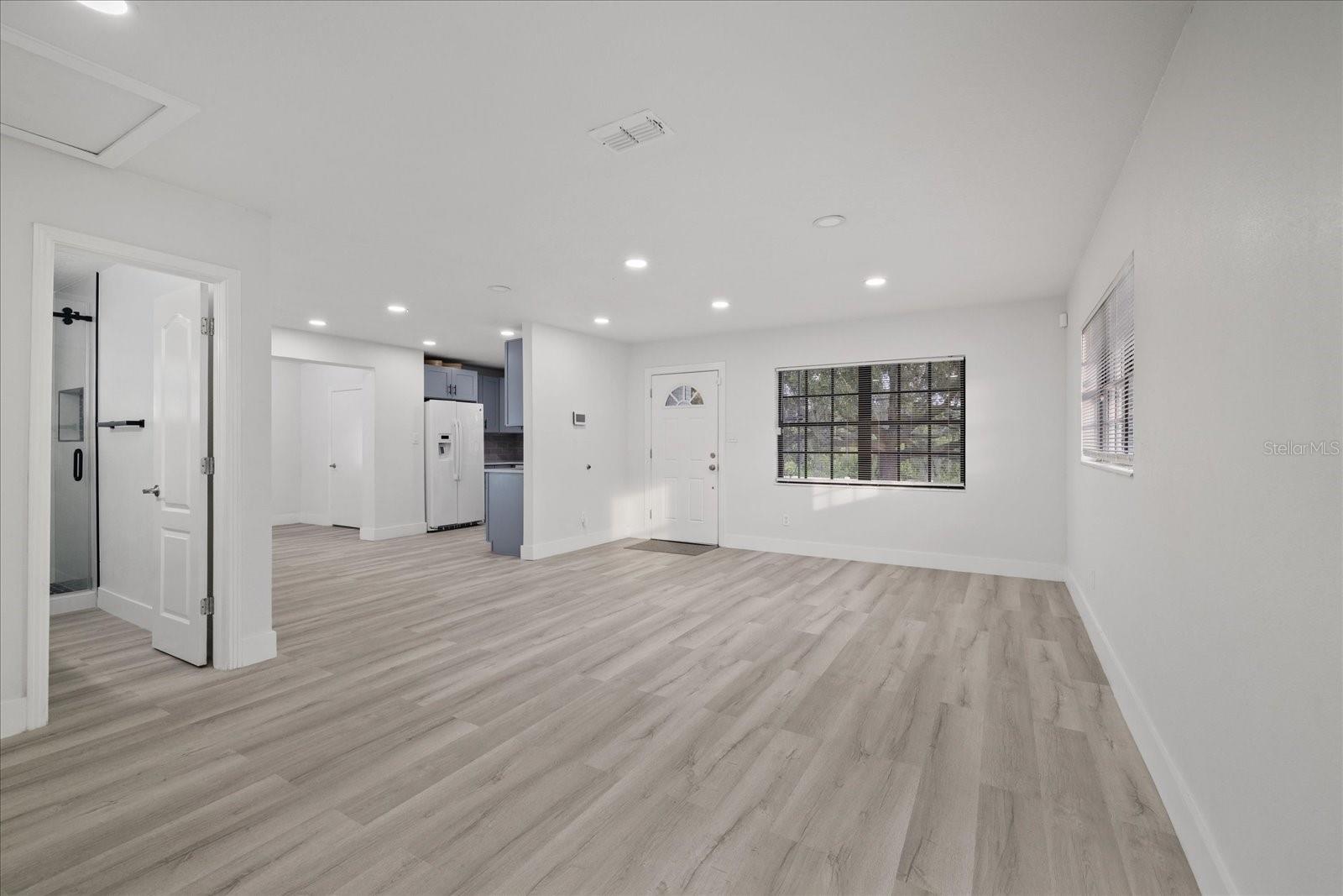 9410 N VALLE DR — photo 14