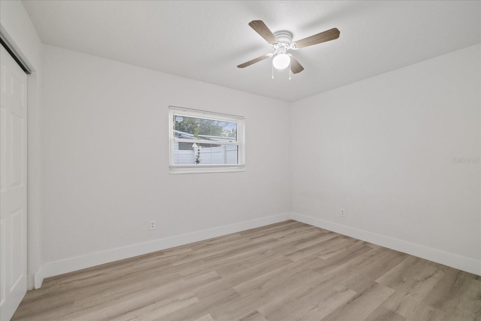 9410 N VALLE DR — photo 24