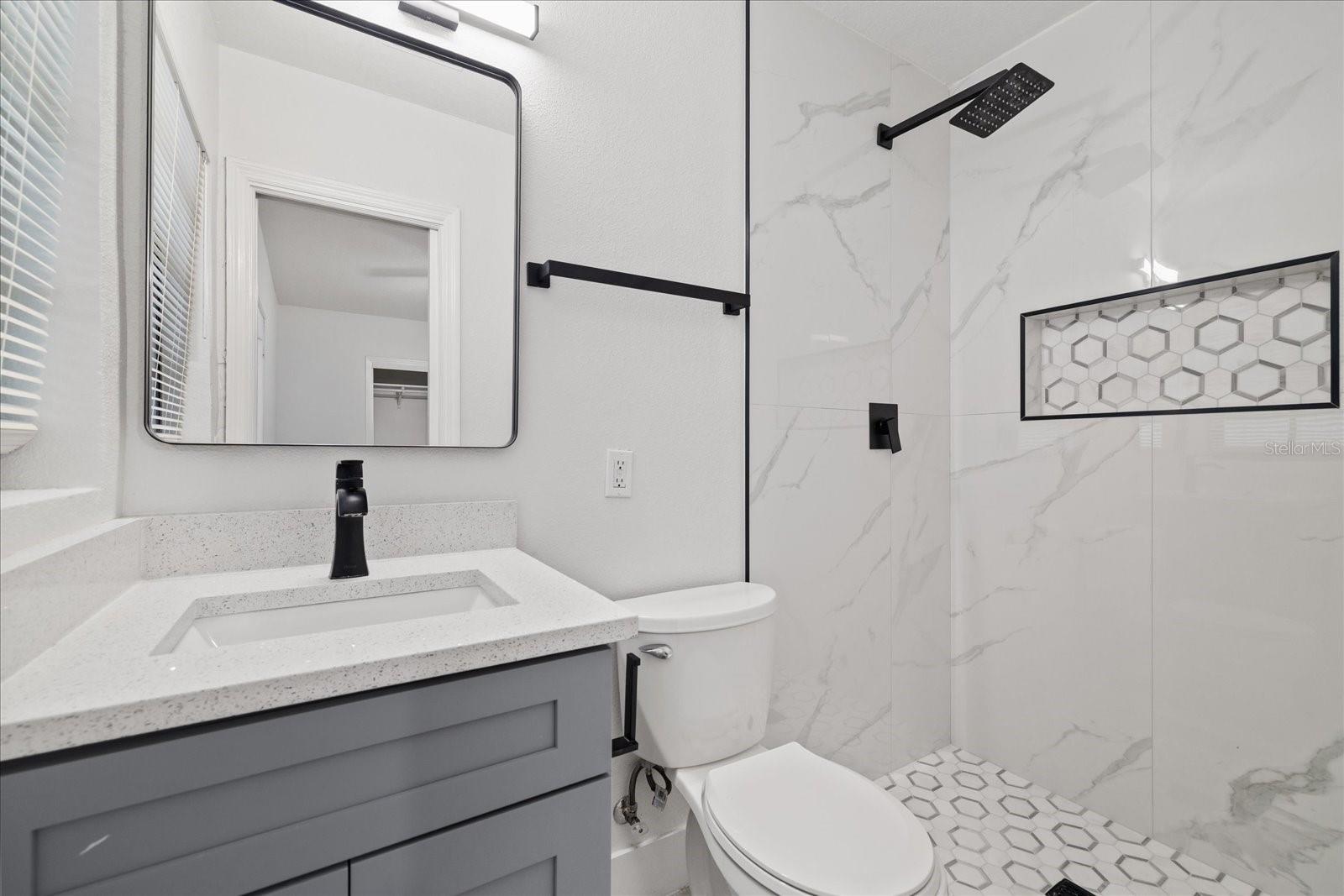 9410 N VALLE DR — photo 29