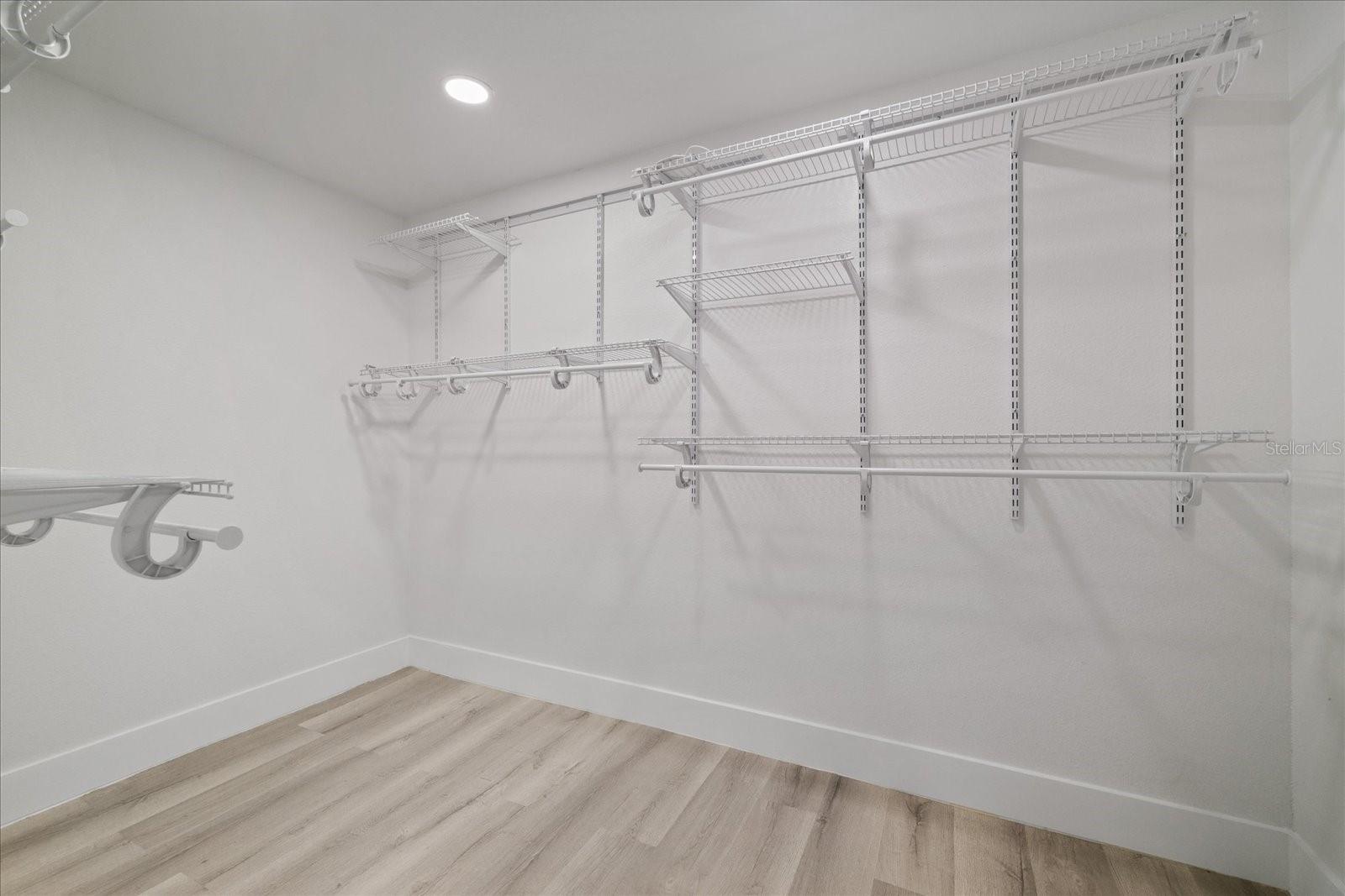 9410 N VALLE DR — photo 36