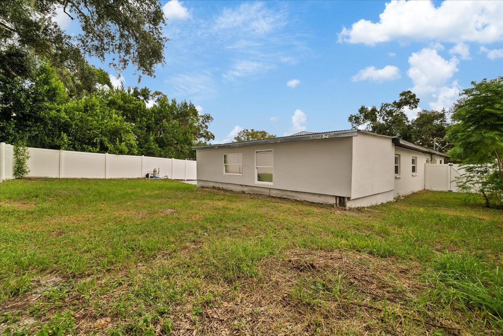 9410 N VALLE DR — photo 50