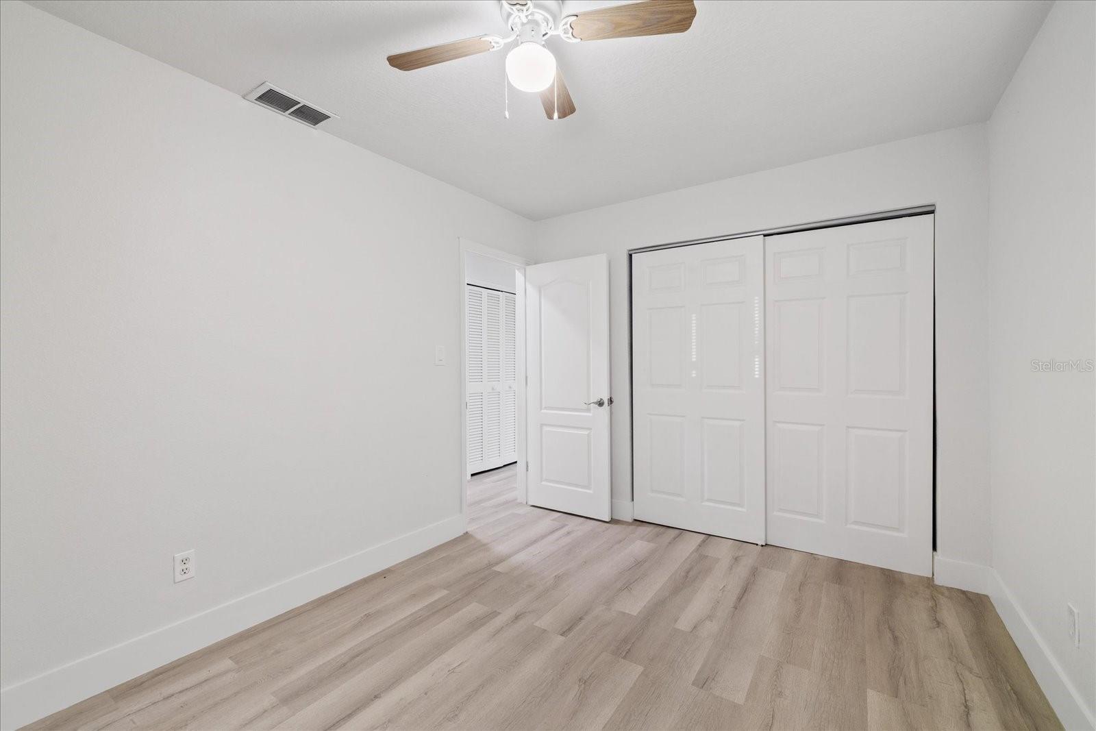 9410 N VALLE DR — photo 25