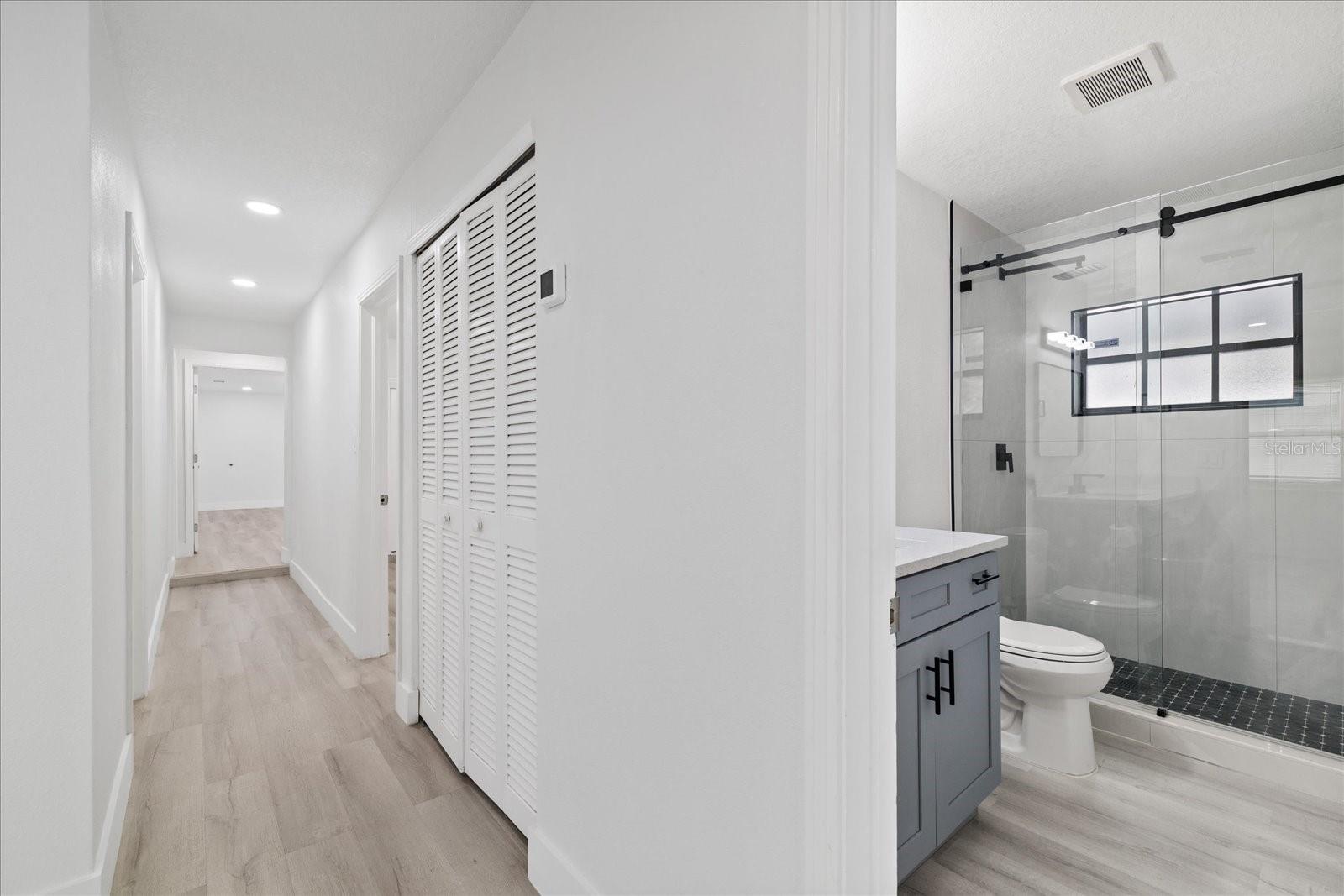 9410 N VALLE DR — photo 16