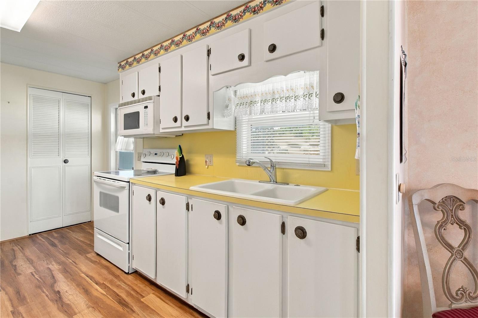 5408 CHATEAU LN — photo 11