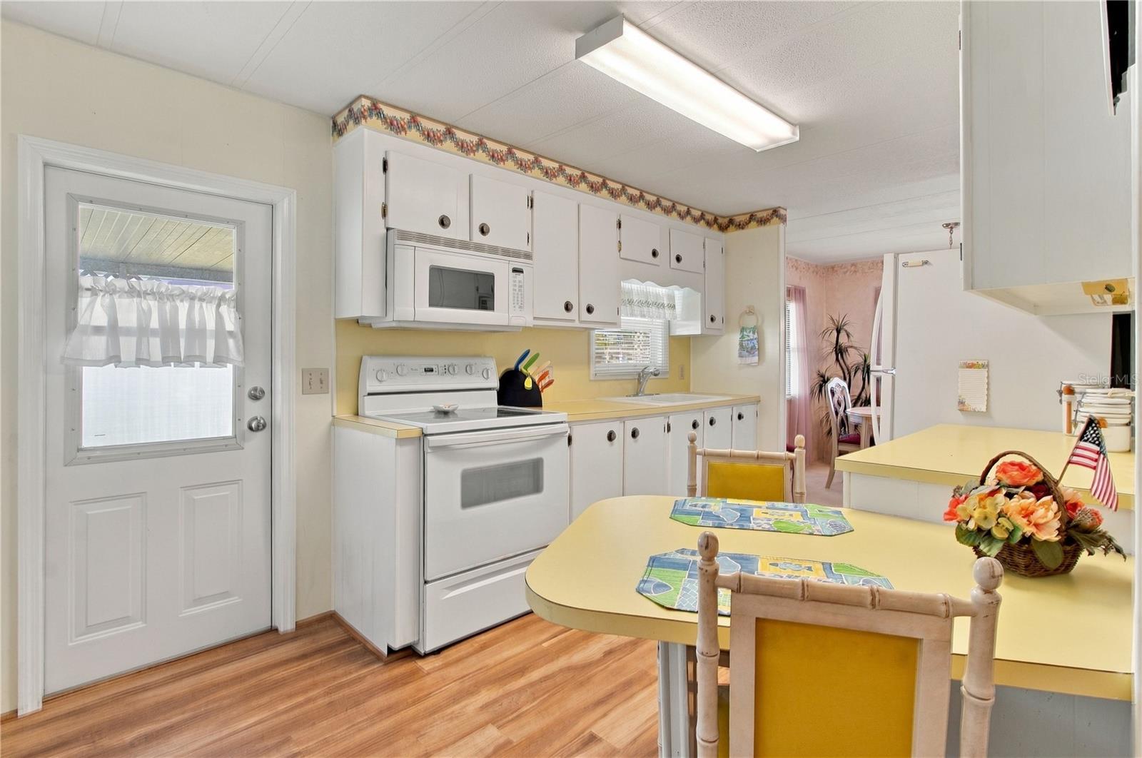 5408 CHATEAU LN — photo 10