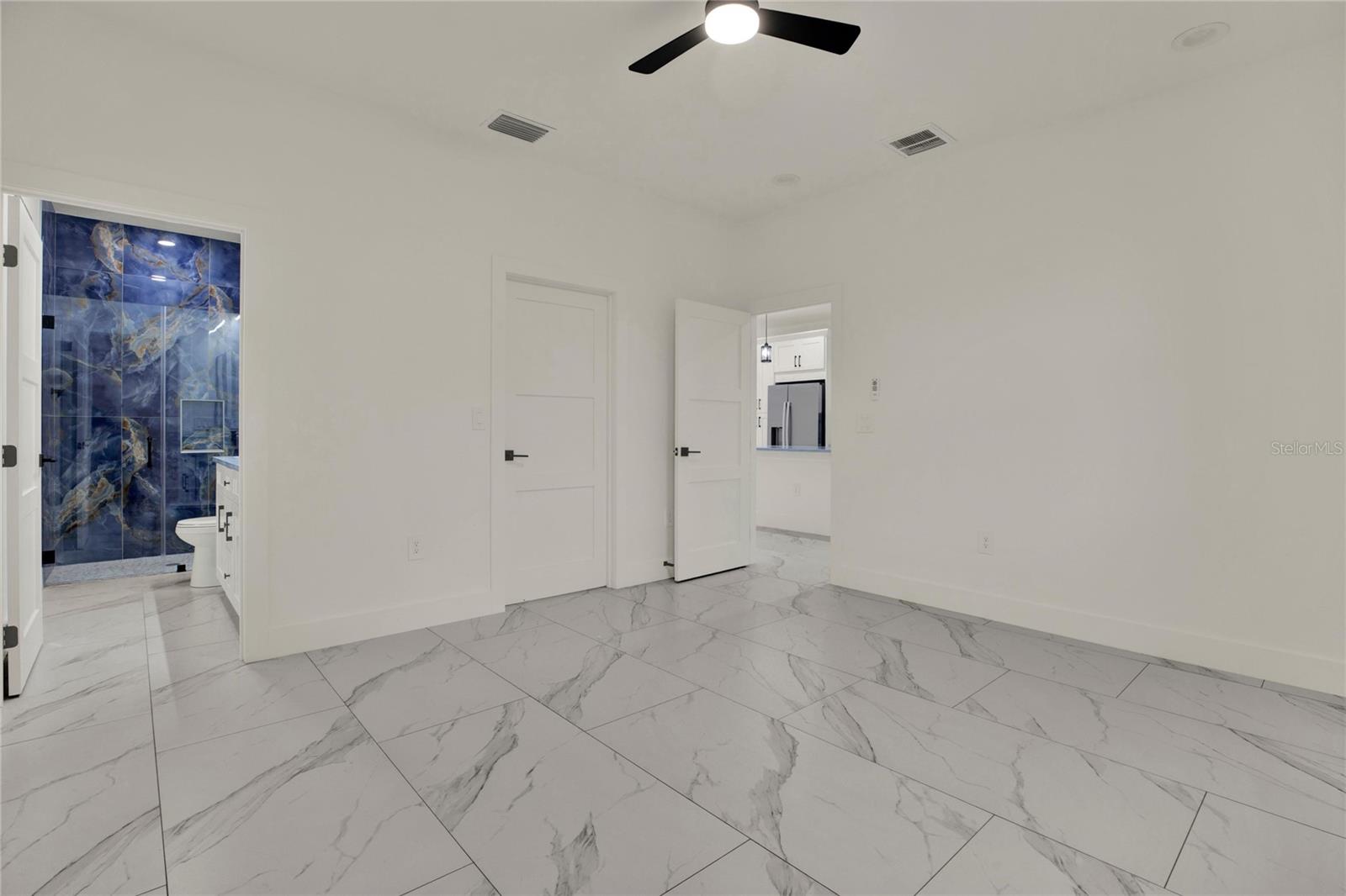 2725 W GREEN ST — photo 15