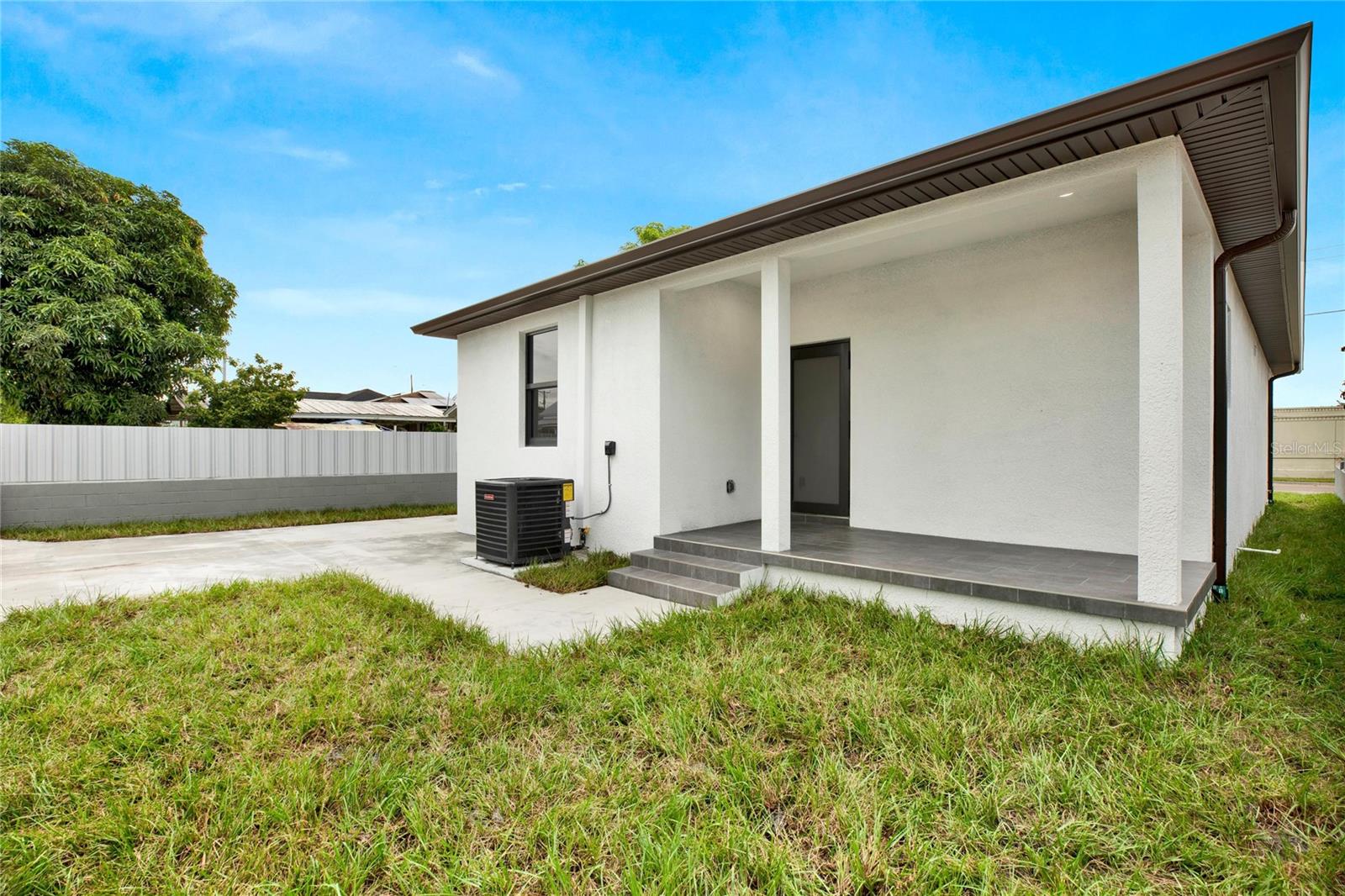 2725 W GREEN ST — photo 26