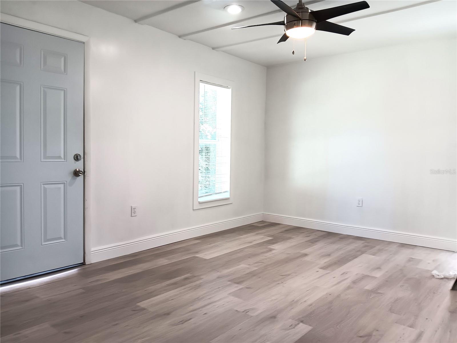 885 BELTREES ST #15 — photo 2