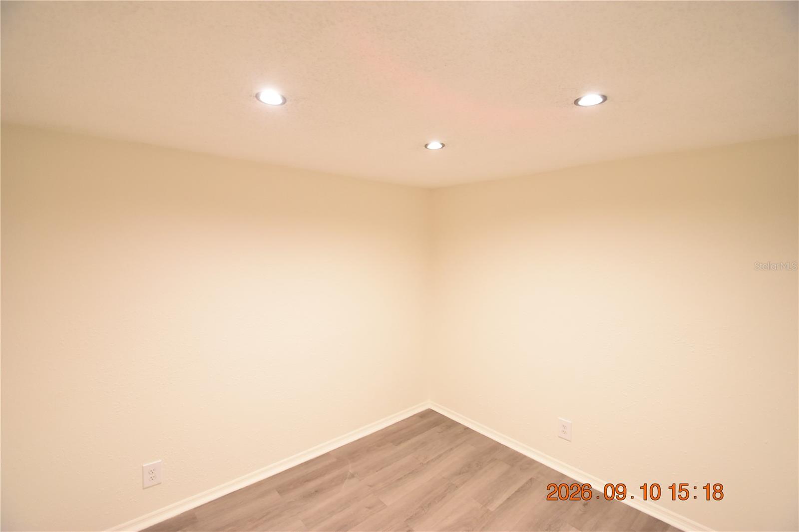 907 E PATTERSON ST — photo 16