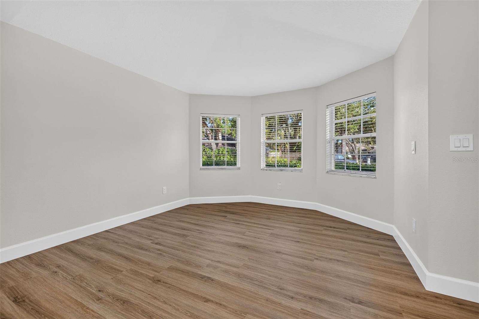 4602 DUNNIE DR — photo 28