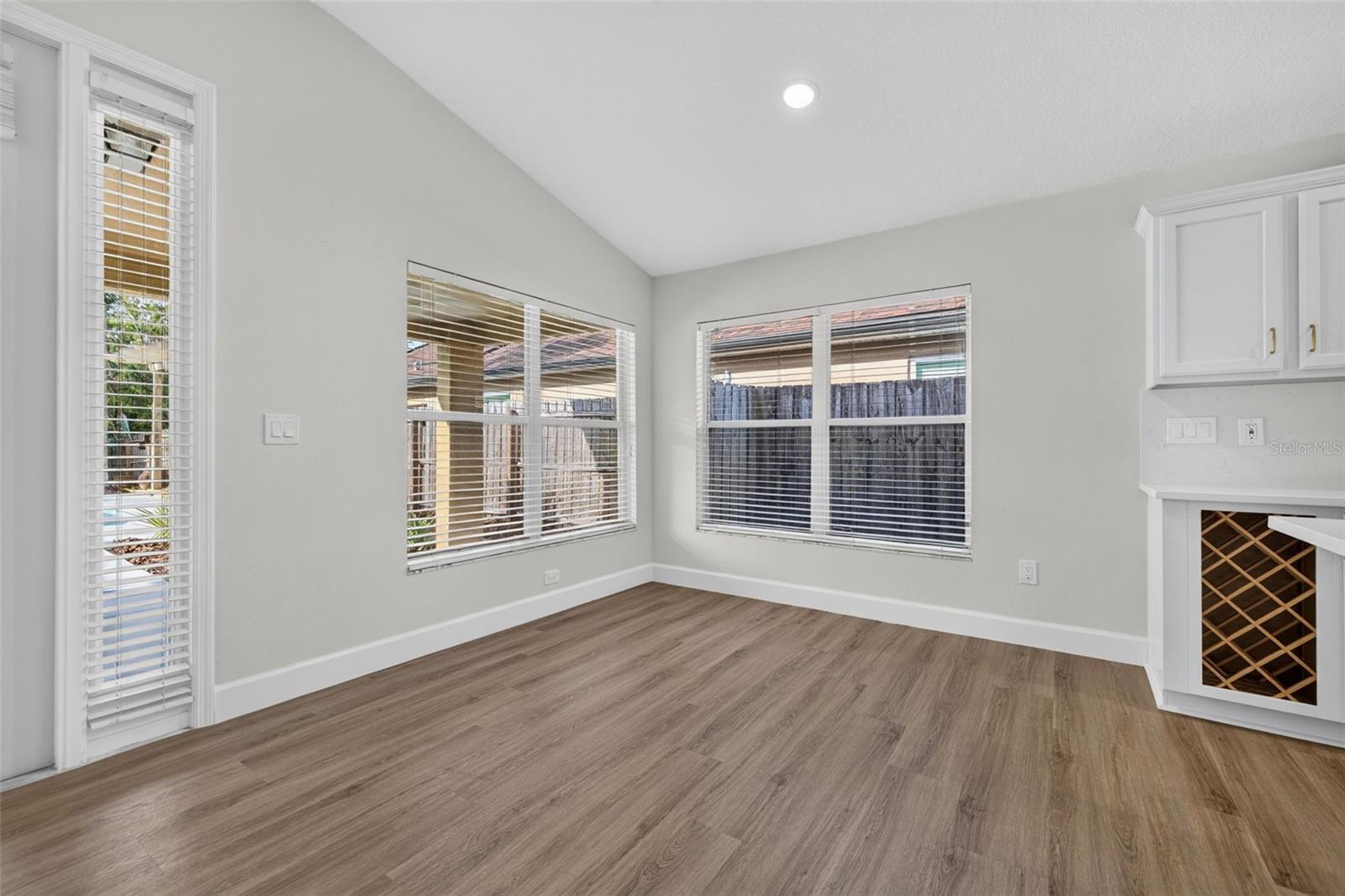 4602 DUNNIE DR — photo 33