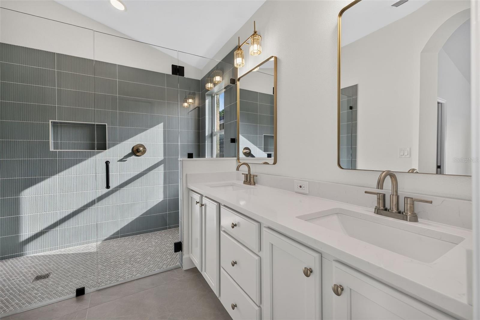 4602 DUNNIE DR — photo 15