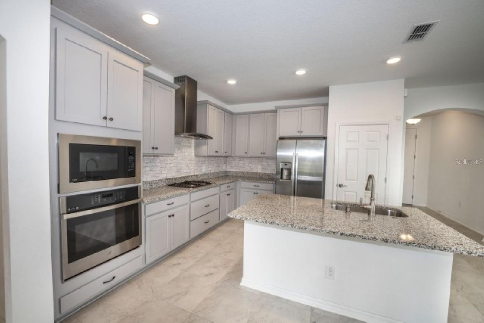 10715 NEW MORNING DR — photo 12