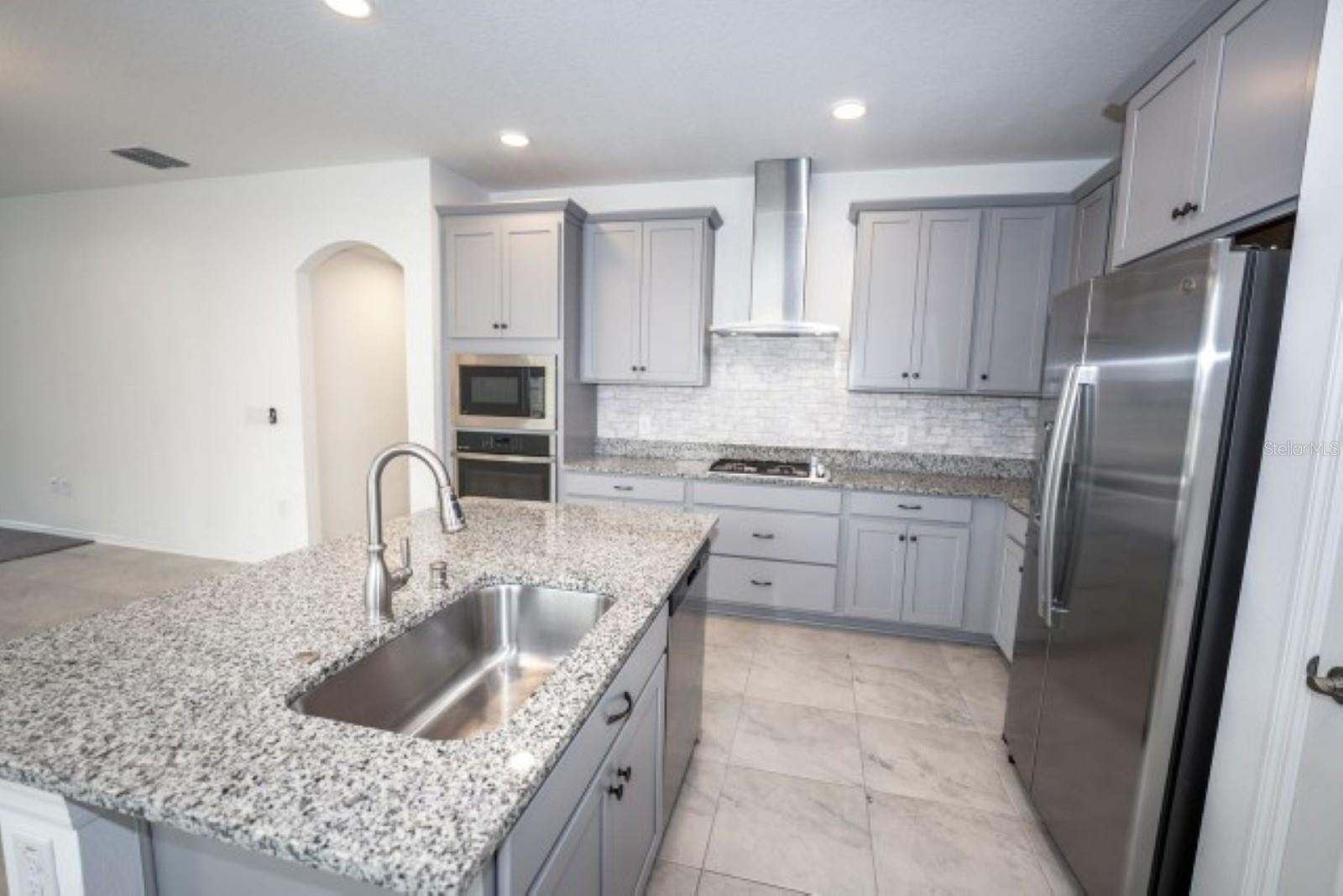 10715 NEW MORNING DR — photo 8