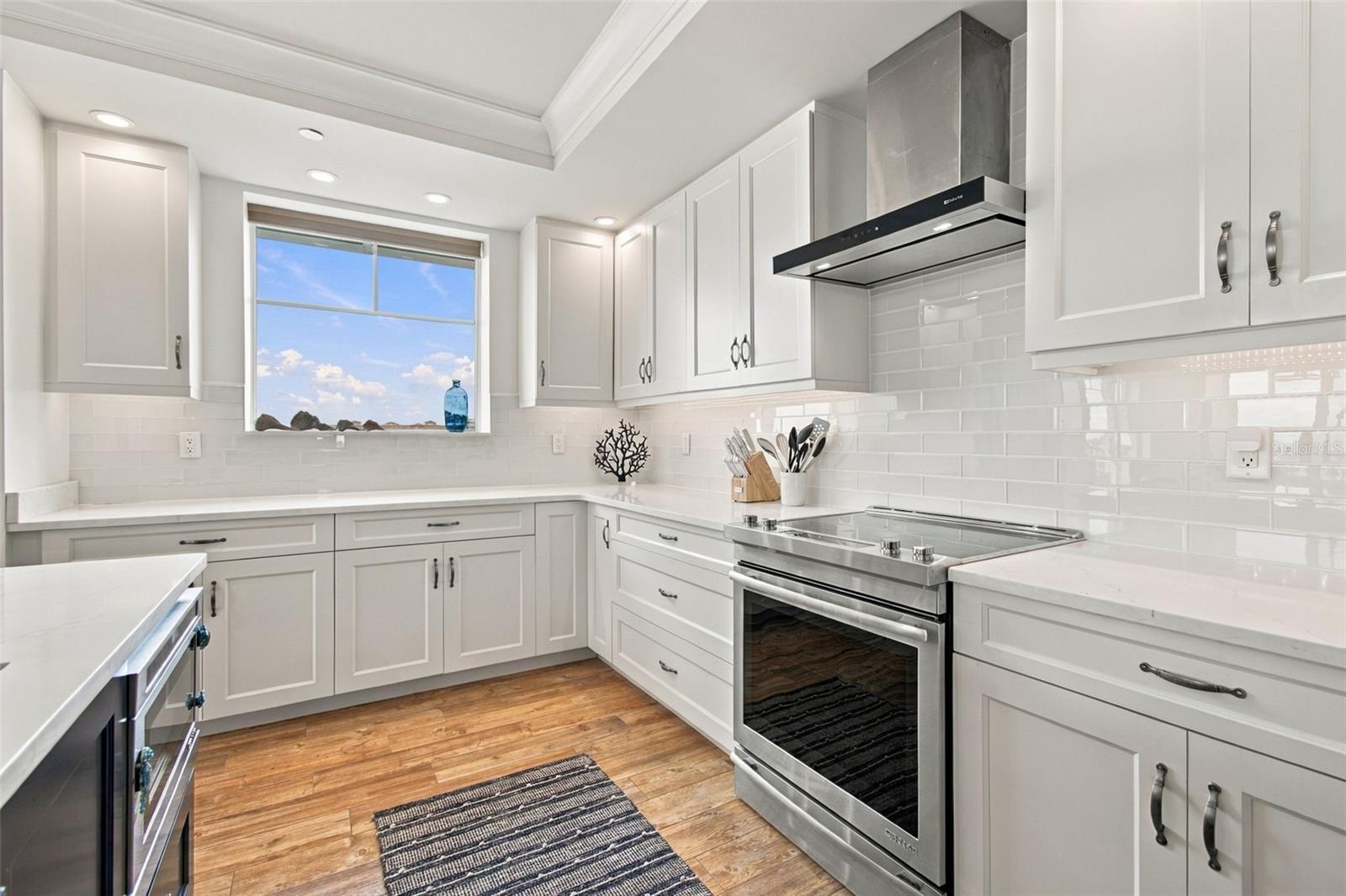 650 COLLANY RD #406 — photo 16