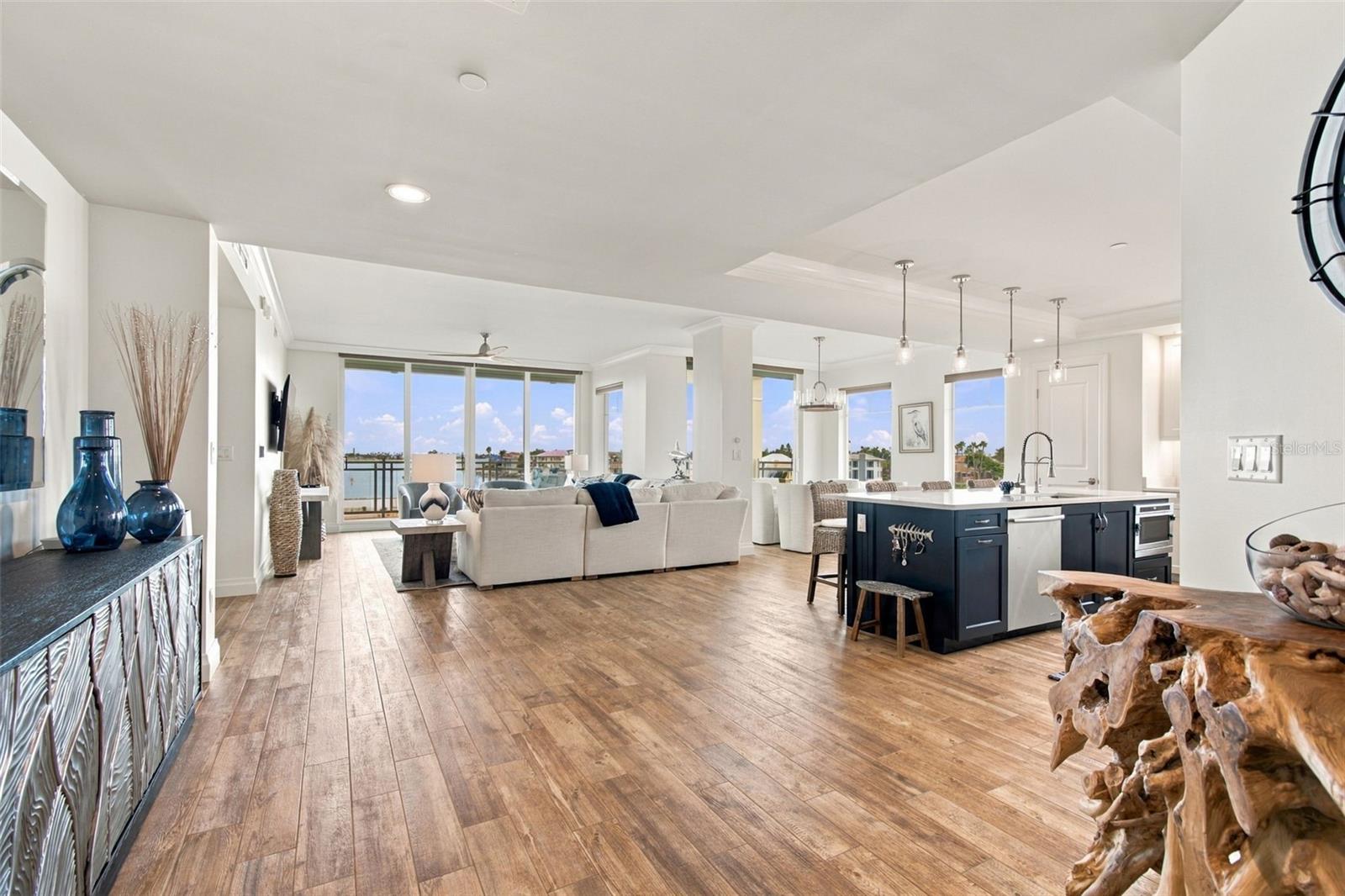 650 COLLANY RD #406 — photo 9