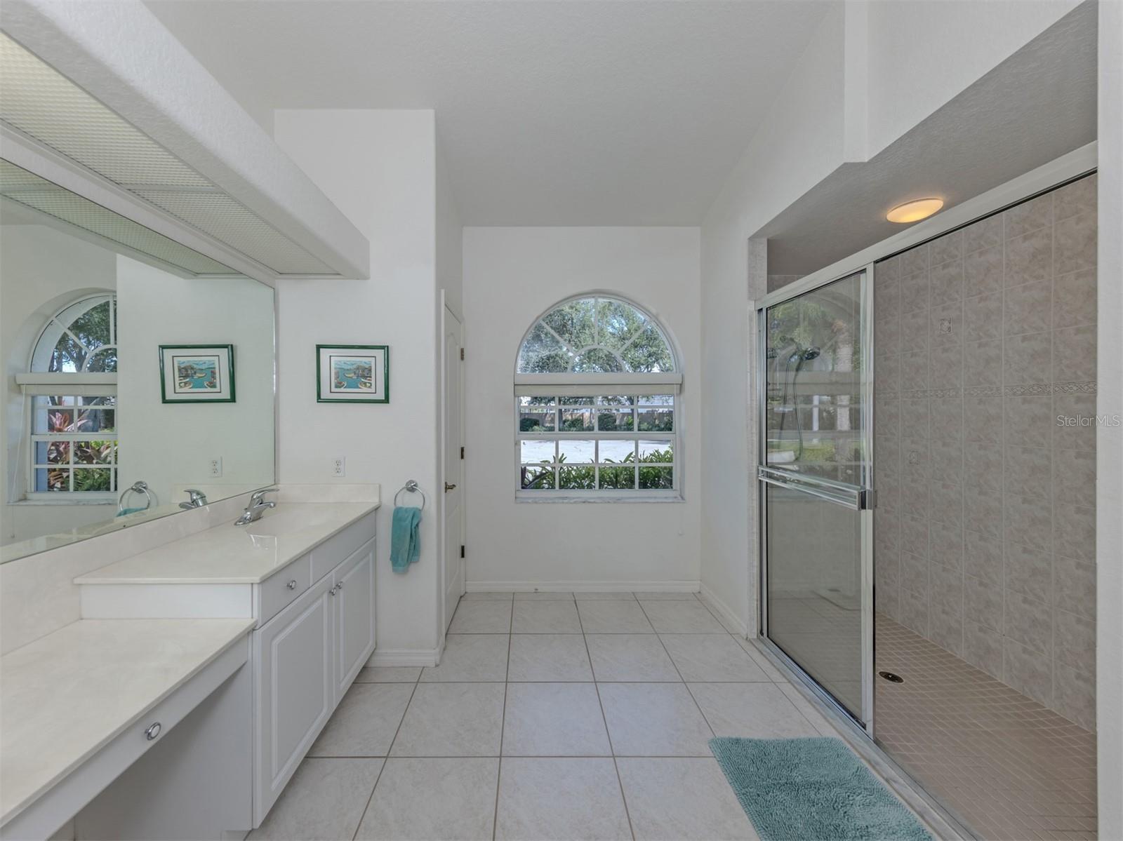 915 BALL DR — photo 22