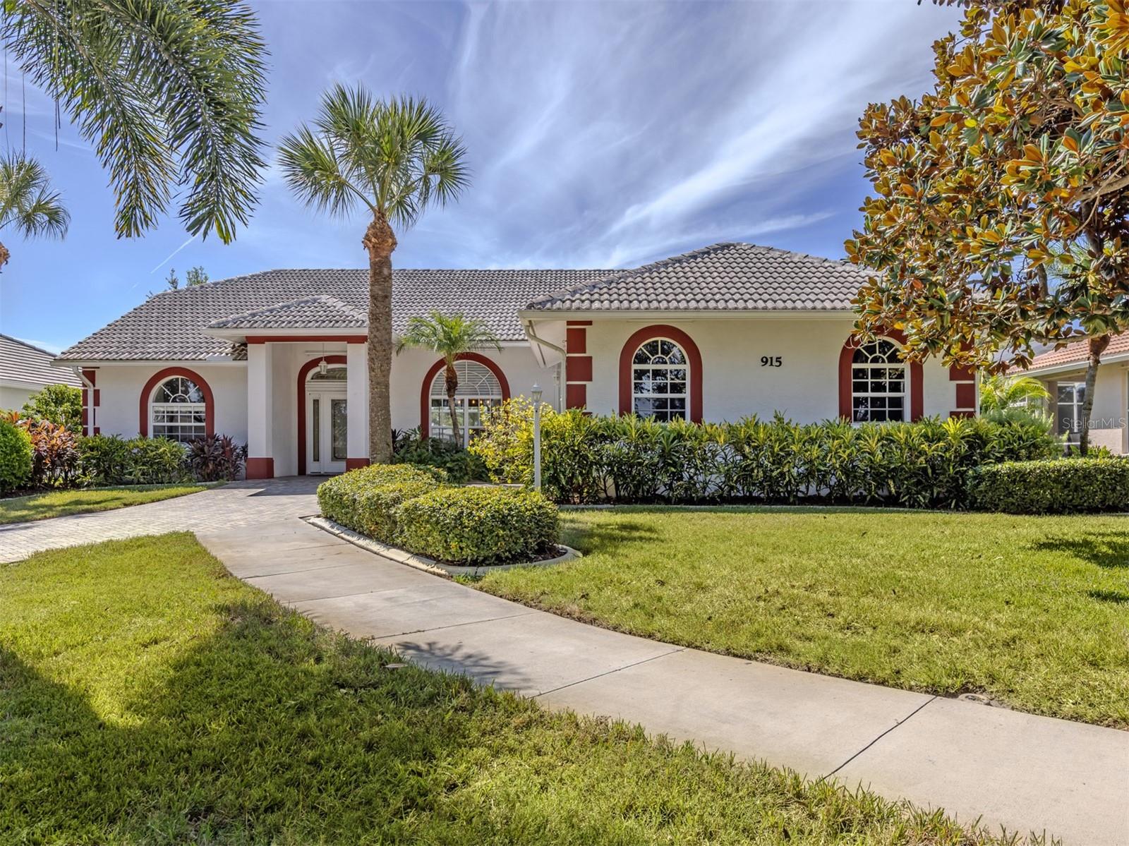 915 BALL DR — photo 38